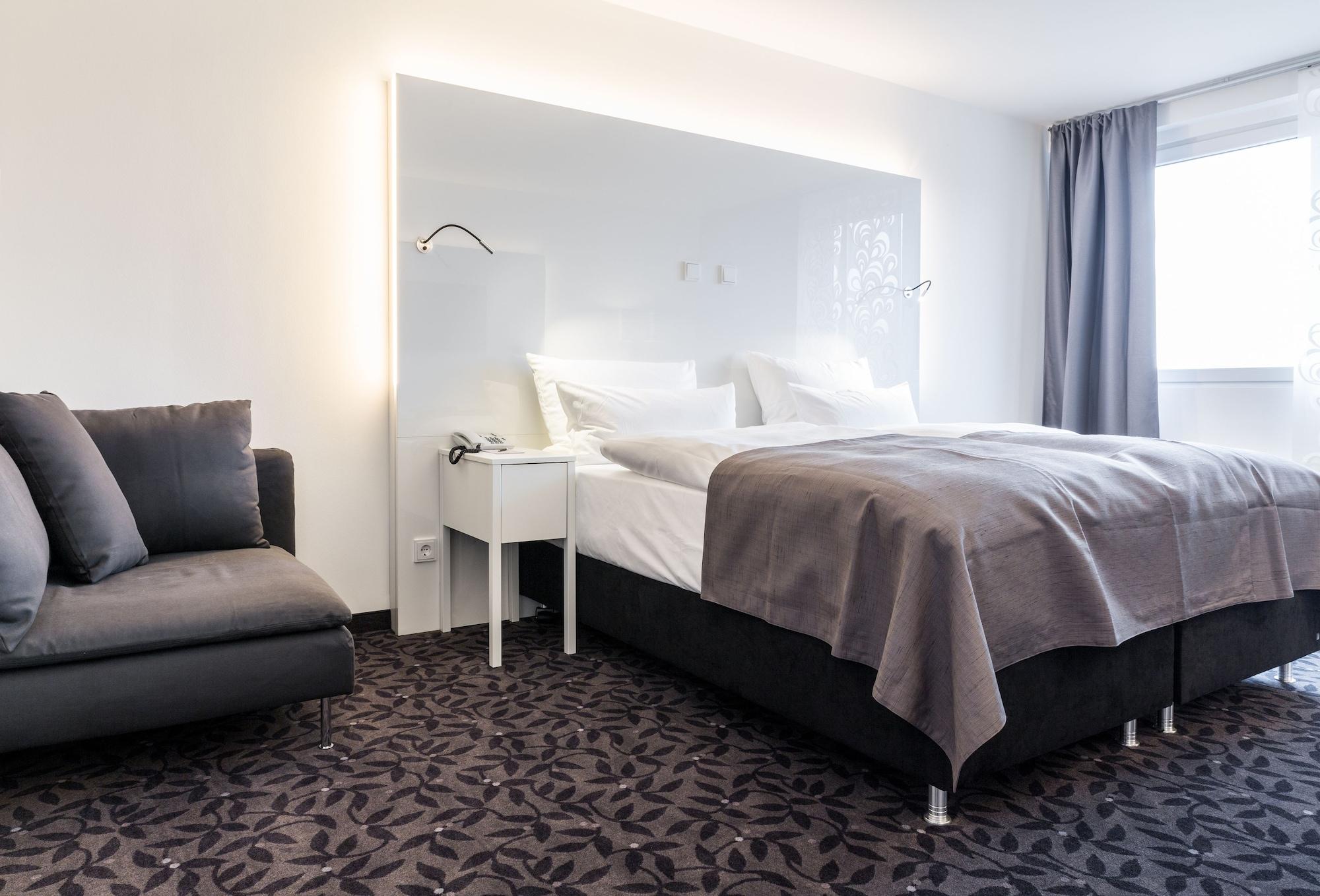 טרייר Iat Plaza Hotel מראה חיצוני תמונה