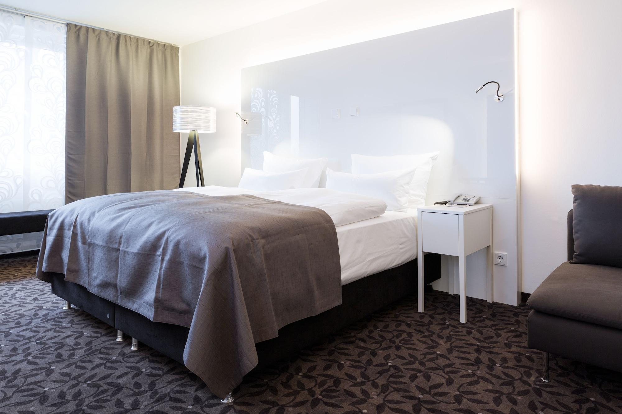 טרייר Iat Plaza Hotel מראה חיצוני תמונה