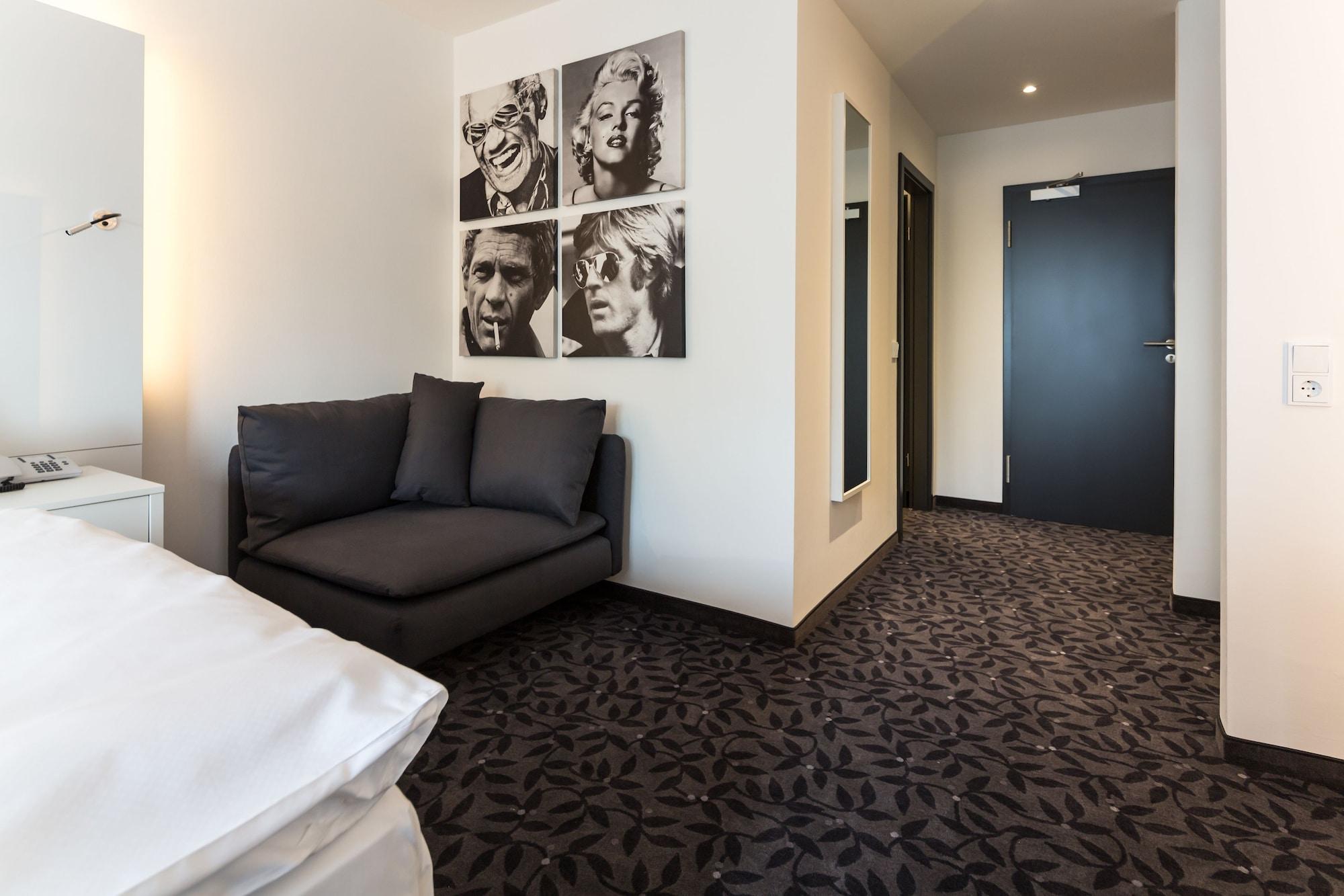 טרייר Iat Plaza Hotel מראה חיצוני תמונה