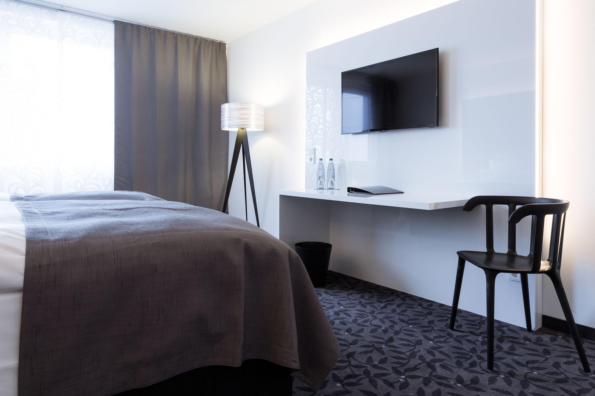 טרייר Iat Plaza Hotel מראה חיצוני תמונה