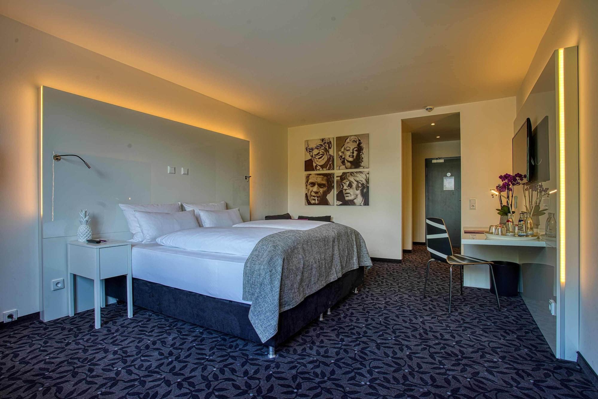 טרייר Iat Plaza Hotel מראה חיצוני תמונה
