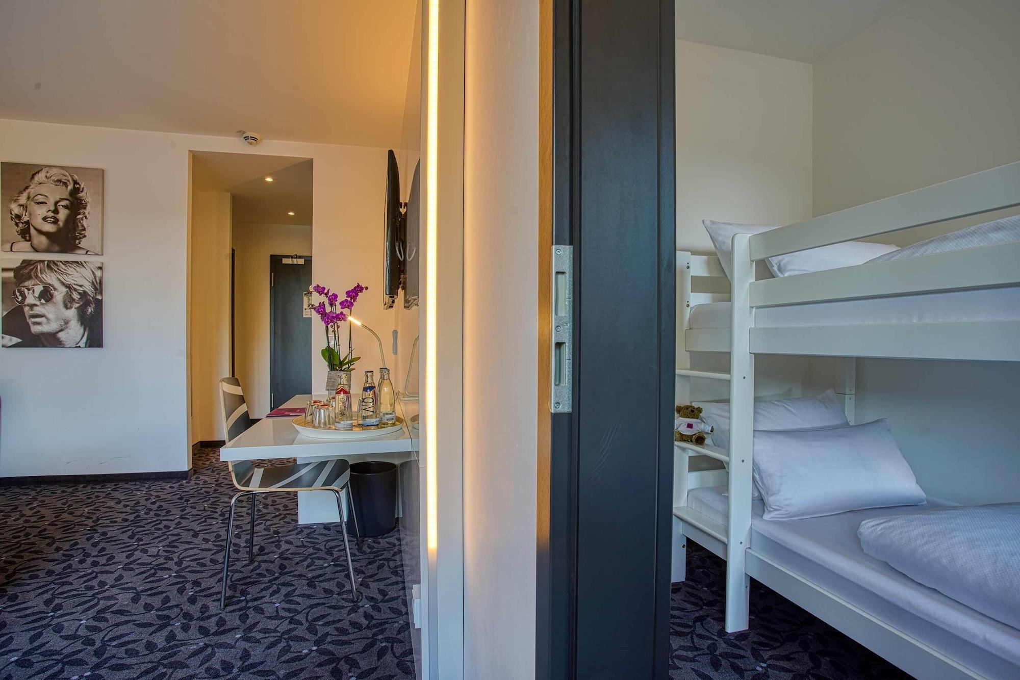 טרייר Iat Plaza Hotel מראה חיצוני תמונה