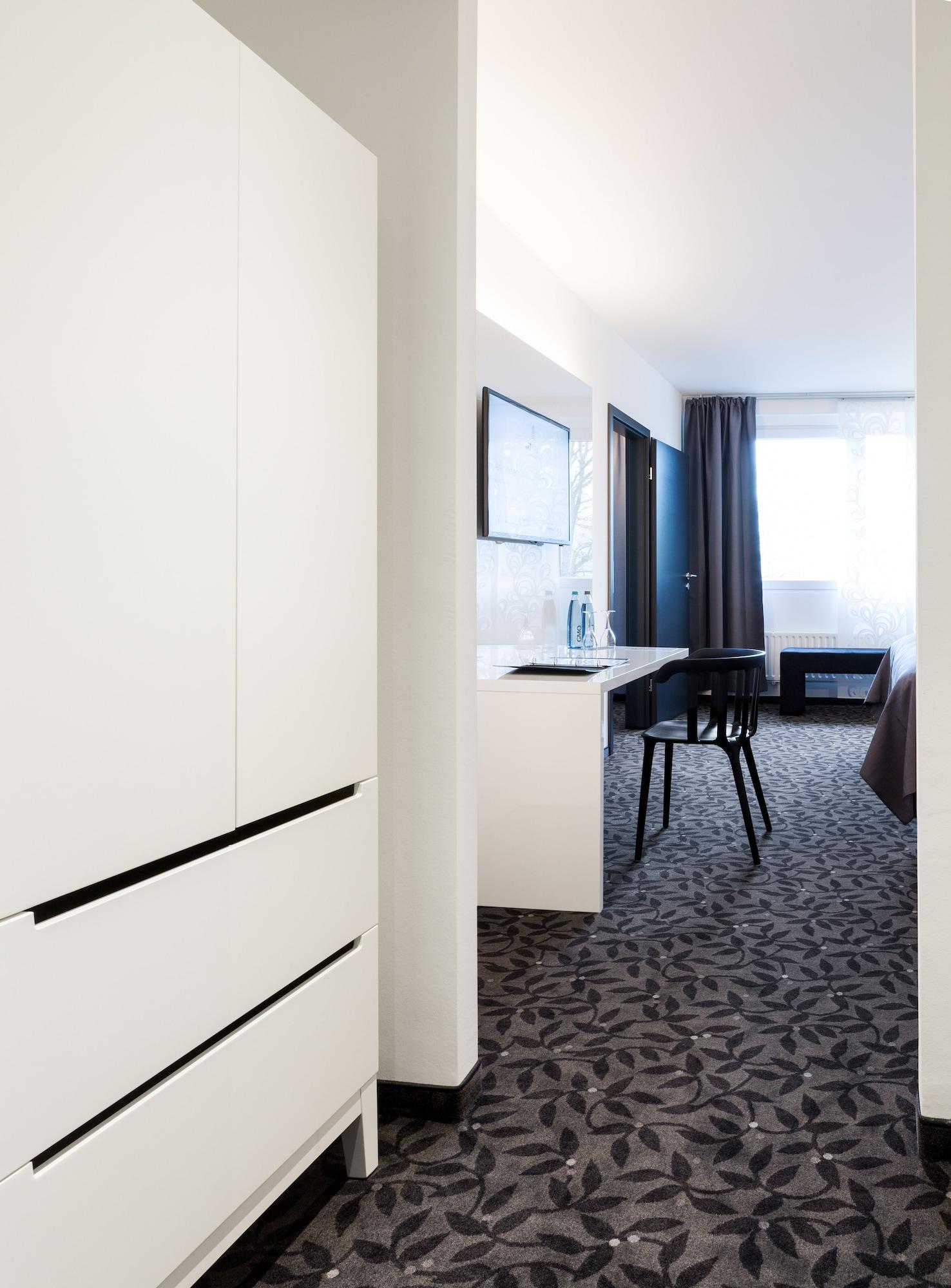 טרייר Iat Plaza Hotel מראה חיצוני תמונה