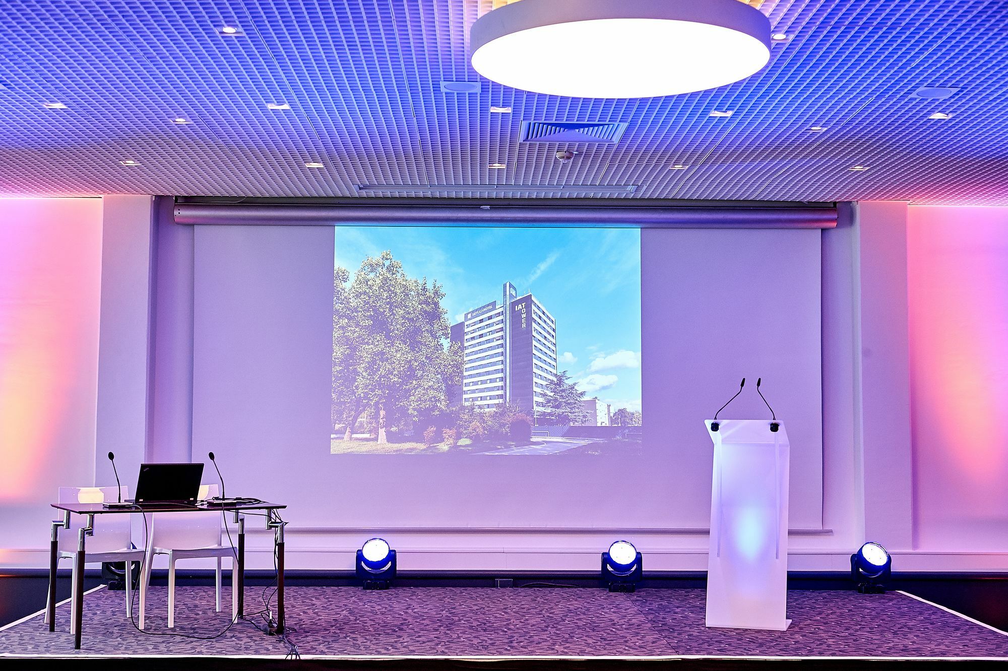 טרייר Iat Plaza Hotel מראה חיצוני תמונה