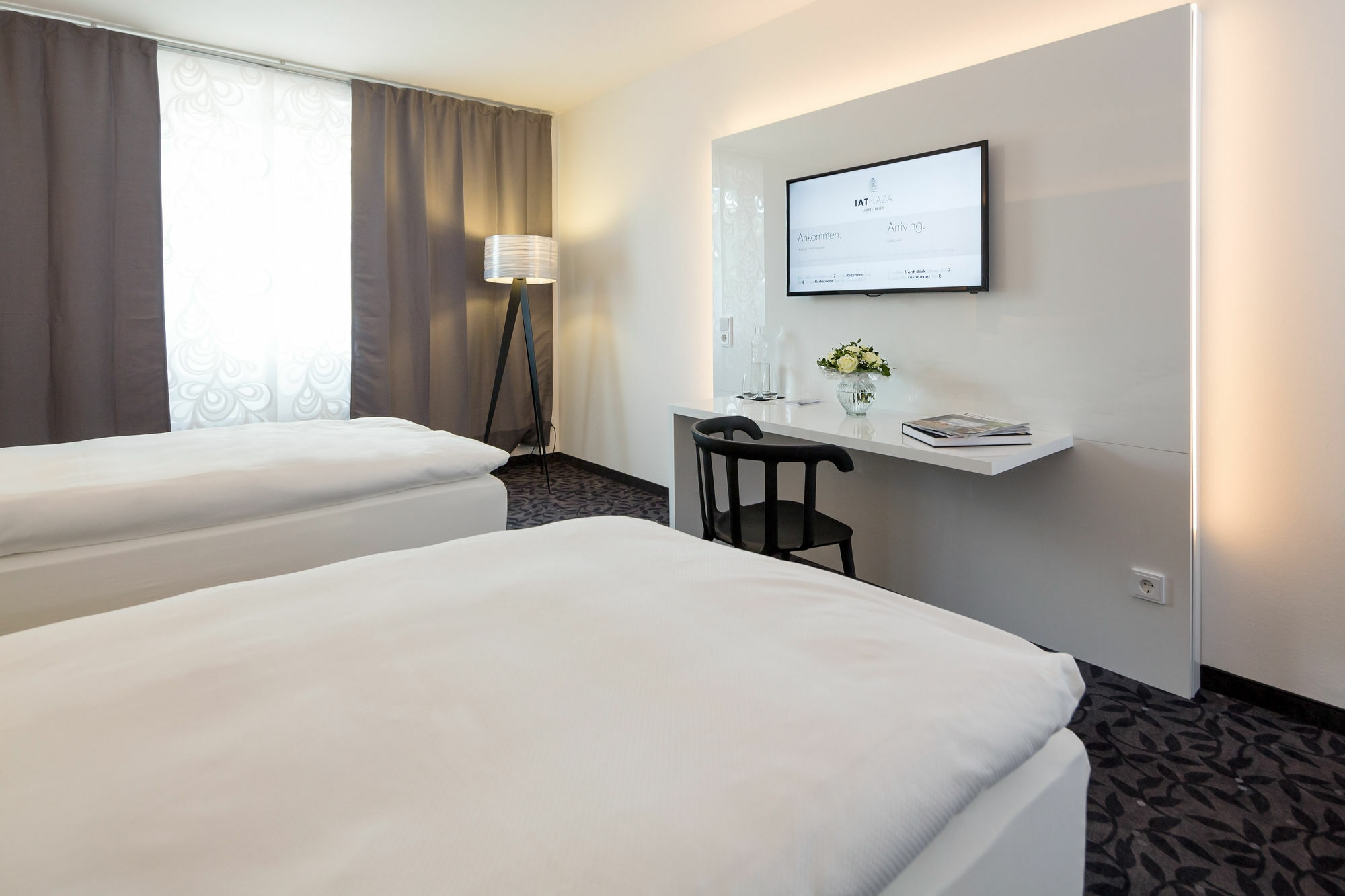 טרייר Iat Plaza Hotel מראה חיצוני תמונה