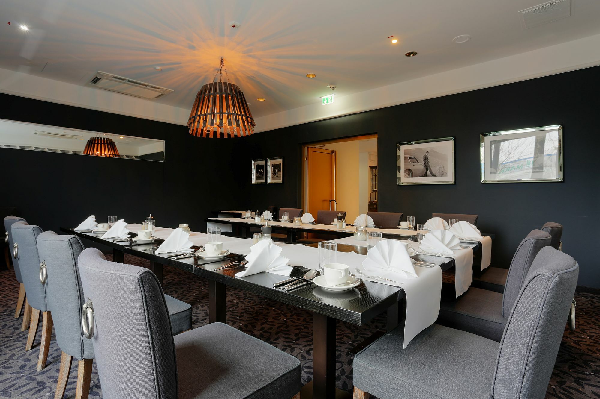 טרייר Iat Plaza Hotel מראה חיצוני תמונה